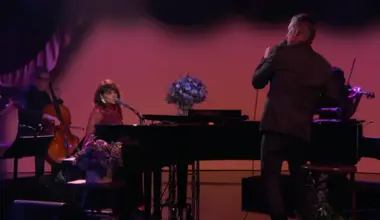 Watch Queens Of The Stone Age's Josh Homme Cover Frank & Nancy Sinatra With Norah Jones On 'Jimmy Kimmel Live!'