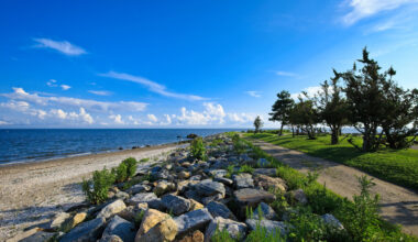 Between NYC And New Haven Is One Of Connecticut's Oldest State Parks With Scenic Beaches And Fishing