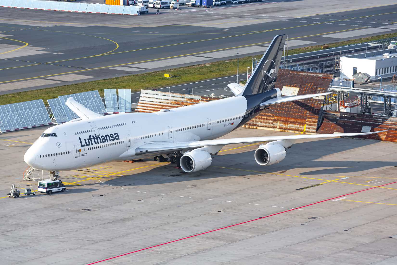 Lufthansa Boeing 747-8 FRA