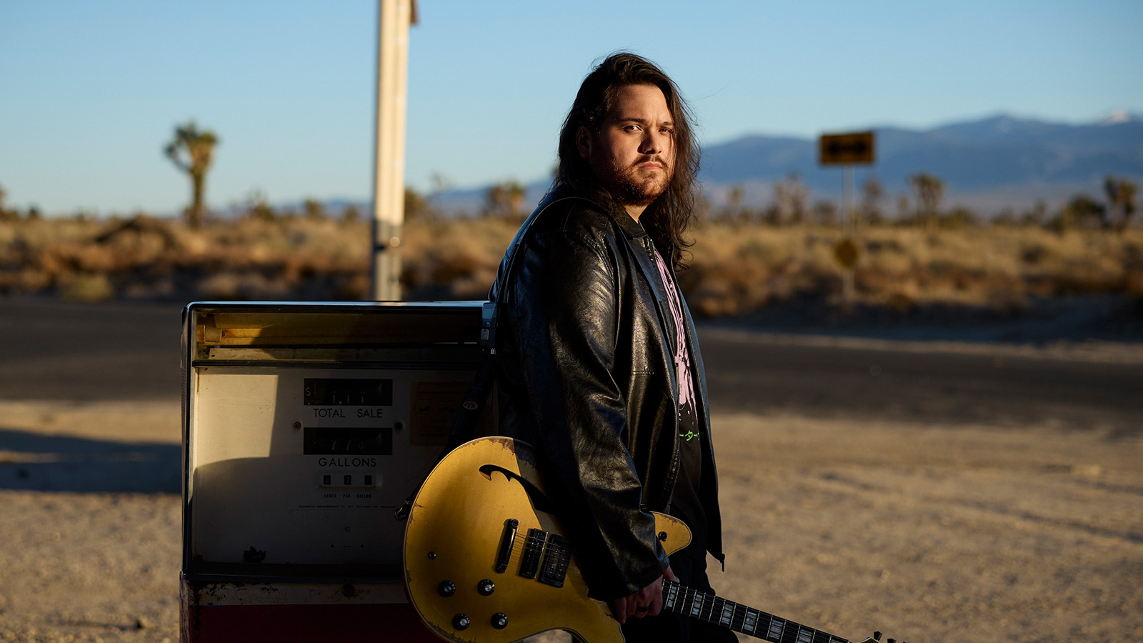 Tropicana Showroom presents Mammoth