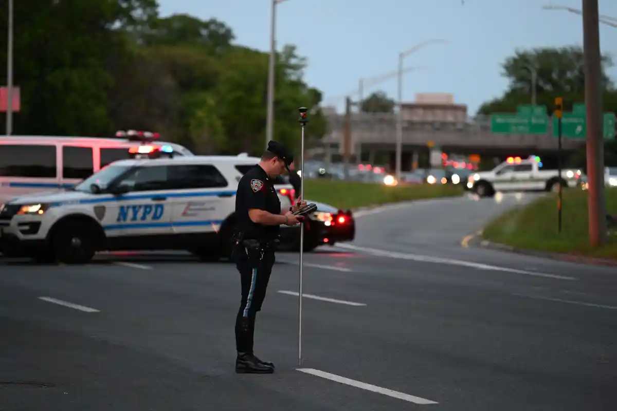 Brooklyn man, 75, killed after crashing SUV on Long Island Expressway in Woodside: NYPD – QNS