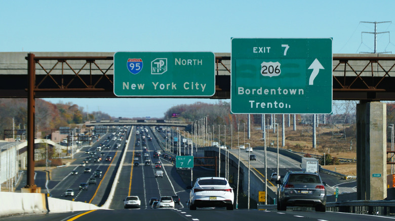 Interstate 95 in New Jersey with sign for New York