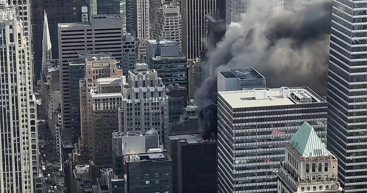 FDNY responding to fire at Midtown Manhattan office building near start of NYC St. Patrick's Day Parade