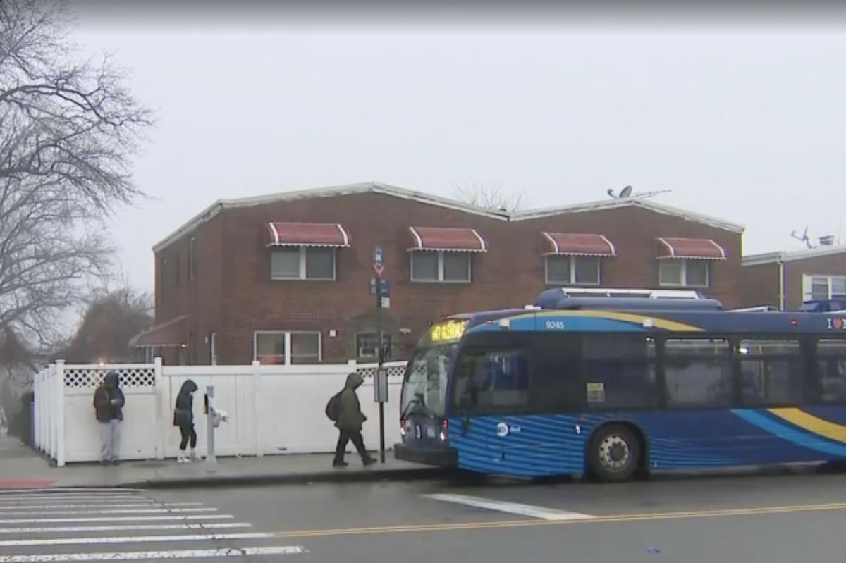 NYC mom randomly slashed four times by masked maniac on way to bus stop