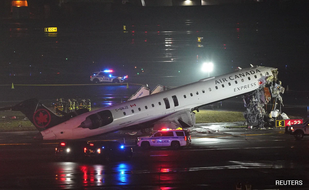 Air Canada Express Crash New York LaGuardia Airport: Air Traffic Told Truck Before Crash With Air Canada Express Plane: Stop, Stop, Stop