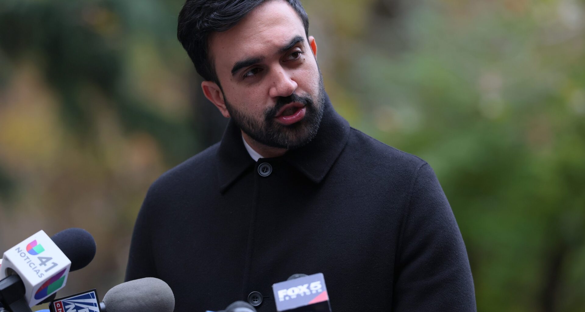 Mamdani Introduced at Ramadan Celebration by Extremist Who Called on Hamas To Bomb Jewish State