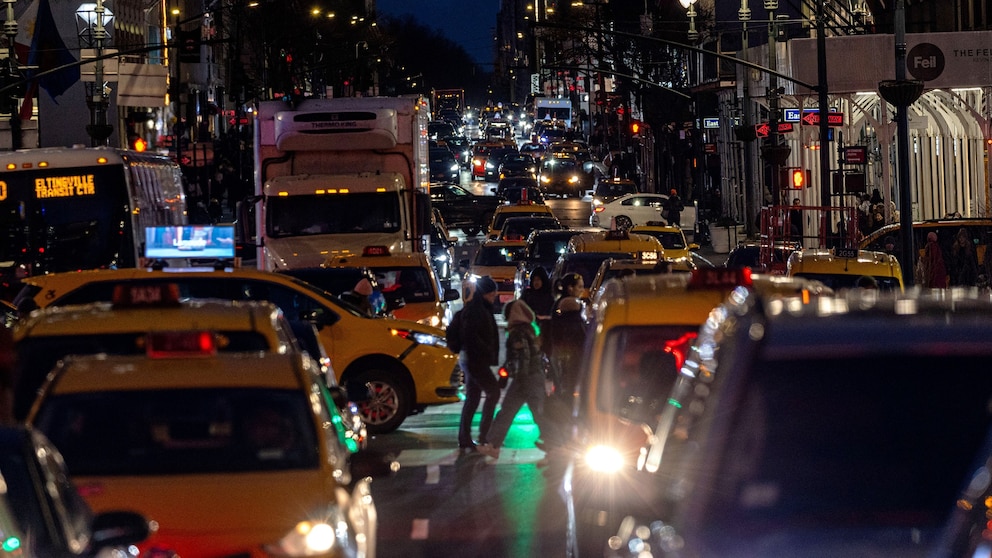 Manhattan’s congestion pricing can continue, judge rules