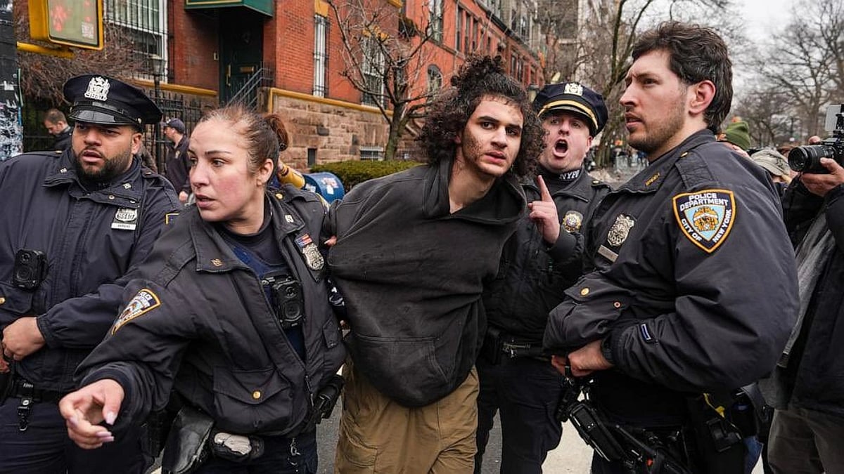 Anti-Muslim Demonstrators Arrested After Throwing Explosives at NYC Mayor Mamdani's House