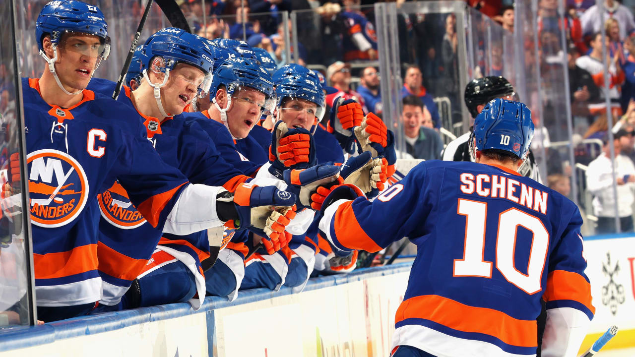 Islanders score 5 in 2nd, rally past Panthers to climb in playoff race