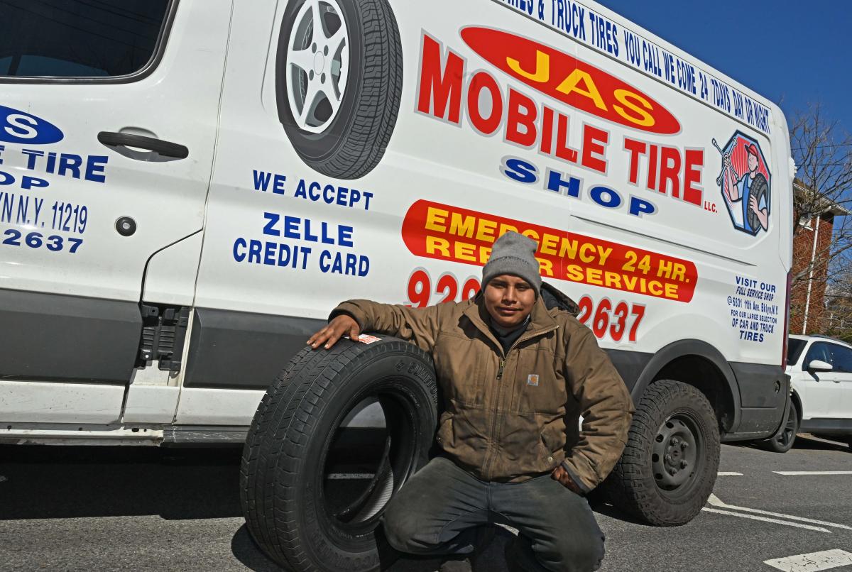 Mechanic rakes in $2,200 a night off single NYC pothole