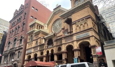 N.Y. eyes protest buffer zone around houses of worship