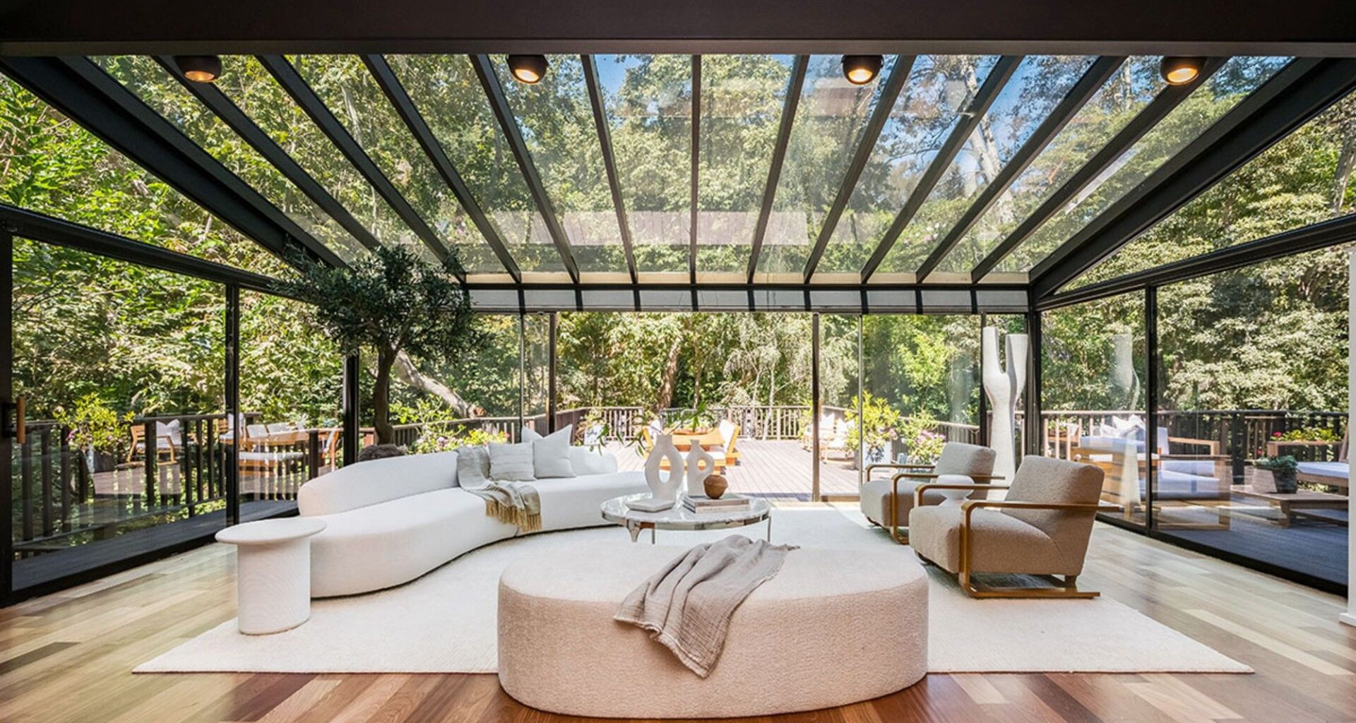 6 sun-drenched homes with an atrium