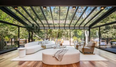 6 sun-drenched homes with an atrium