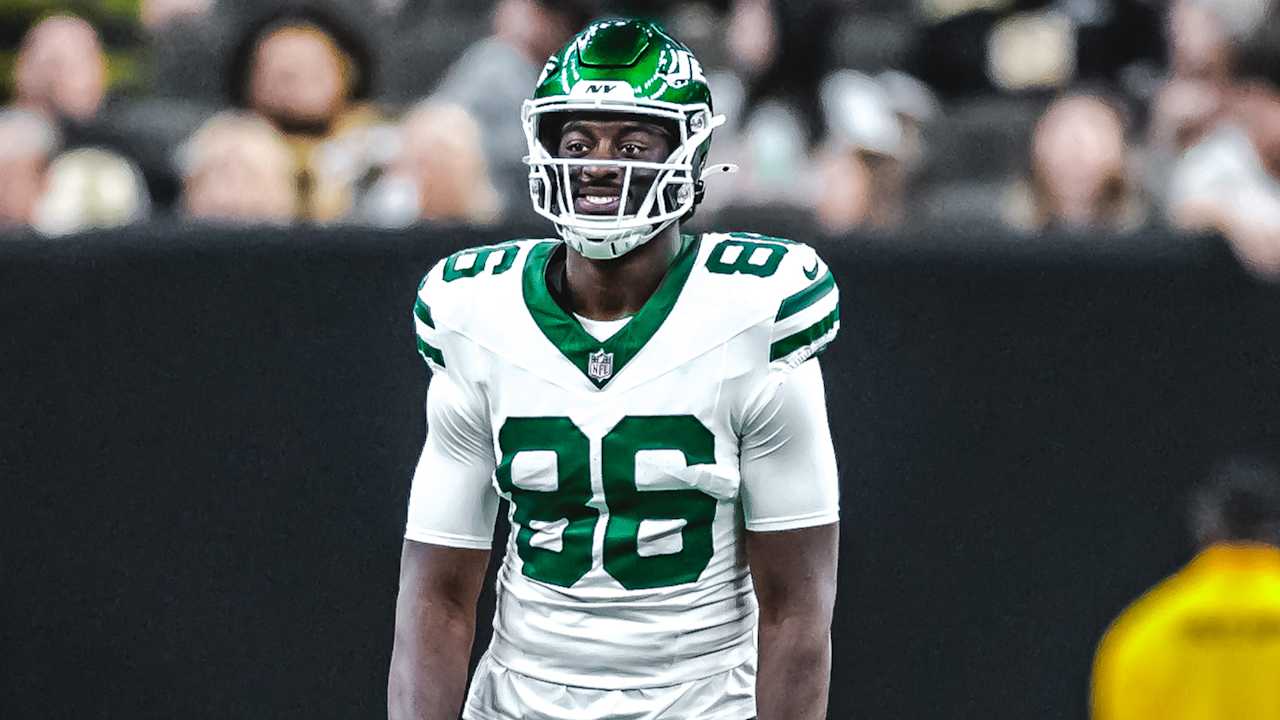 Jets Re-Sign TE Jelani Woods