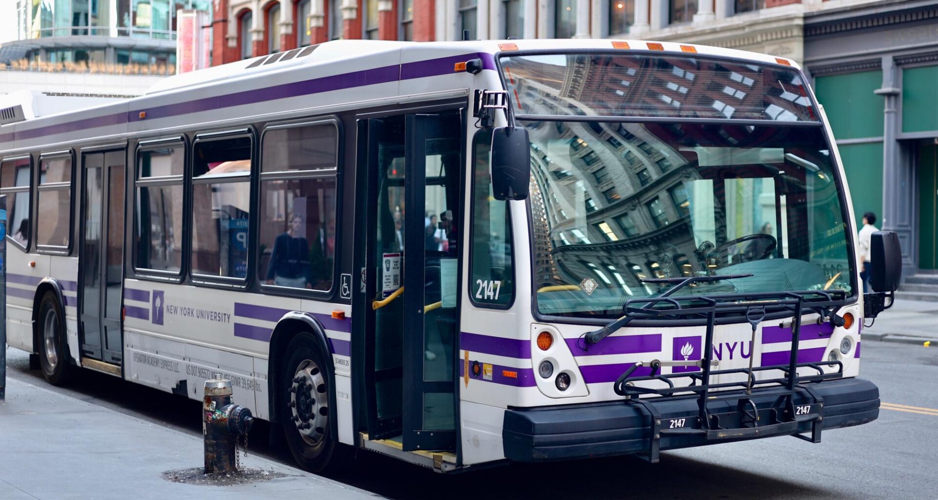 NYU shuttle collides with car on Manhattan Bridge