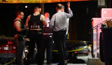 Suspect sought for stabbing man he was arguing with in Richmond Hill bar that spilled out onto Jamaica Avenue: NYPD – QNS