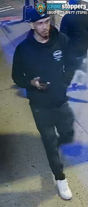 Cops are looking for the suspect who brandished a knife before allegedly stabbing the 30-year-old man in the gut.