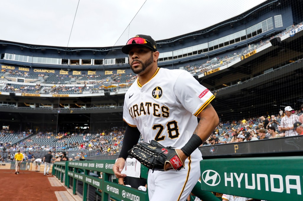Tommy Pham #28 of the Pittsburgh Pirates takes the field against the Toronto Blue Jays at PNC Park on August 20, 2025 in Pittsburgh, Pennsylvania.