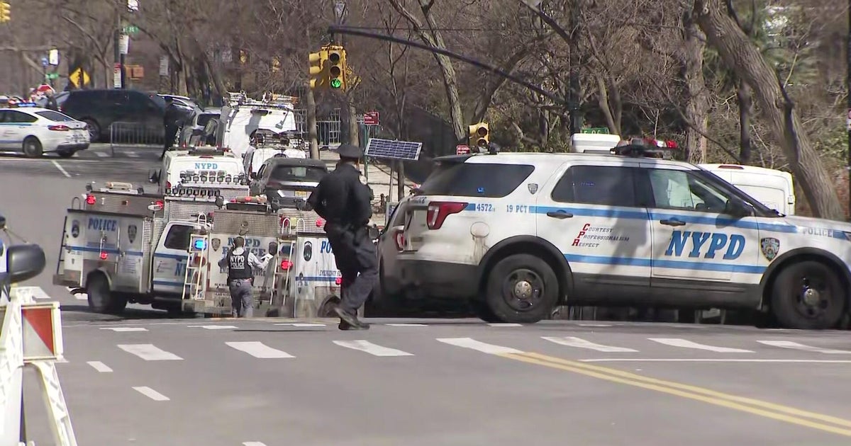 Carl Schurz Park near Gracie Mansion evacuated due to suspicious package
