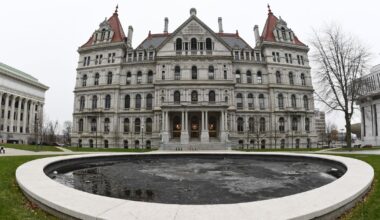 Gov. Hochul, lawmakers to miss NY budget deadline yet again