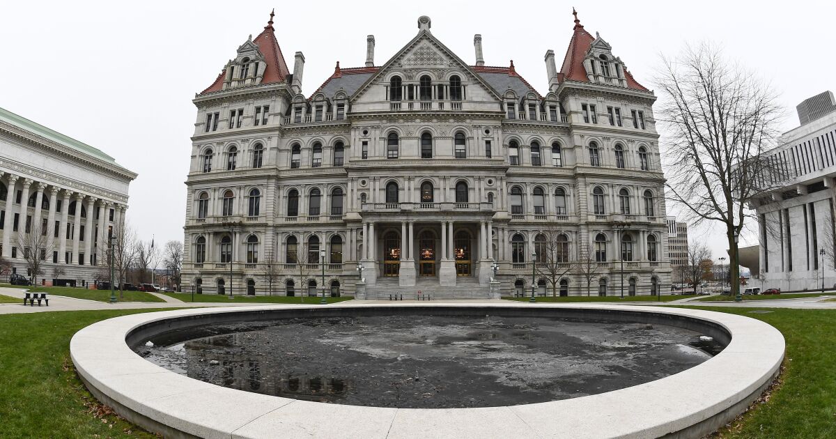 Gov. Hochul, lawmakers to miss NY budget deadline yet again