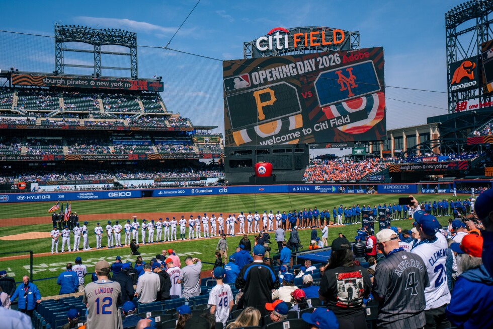 New-look Mets knock out Skenes in 1st inning and sink Pirates 11-7 in season opener