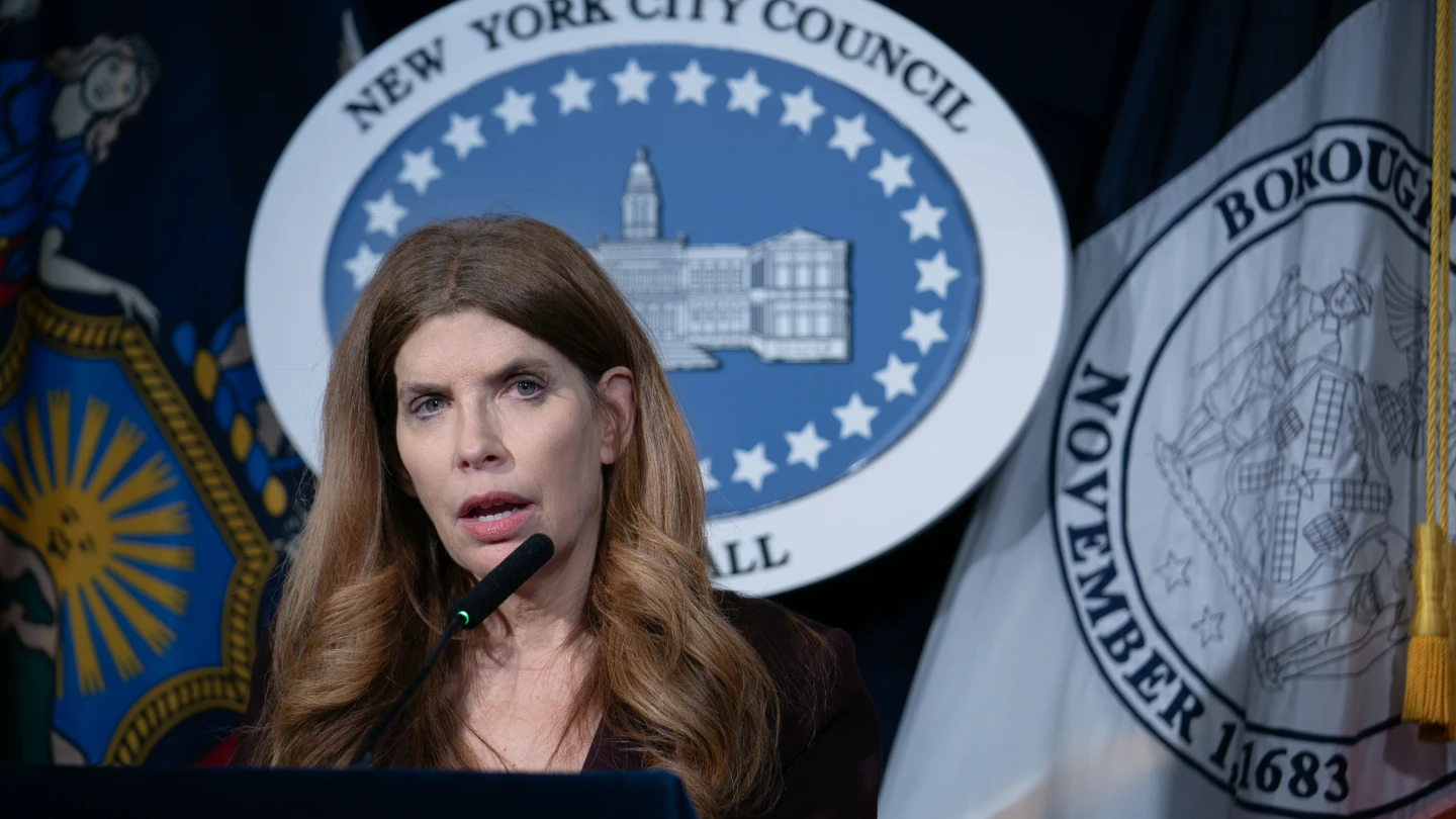 NYC Council approves buffer zones around houses of worships, schools as part of legislative package against Jew-hatred - JNS.org