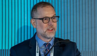 Moody's lowers New York City's rating outlook to negative