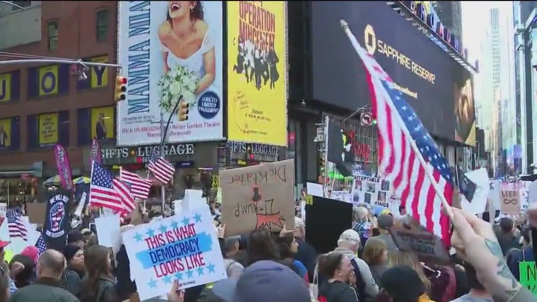 'No Kings' protests in NYC: 100,000+ demonstrators