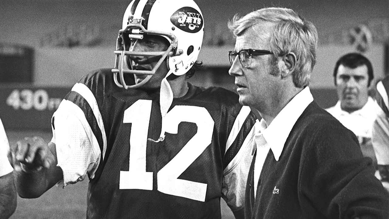 Former Jets Head Coach Lou Holtz Dies at 89
