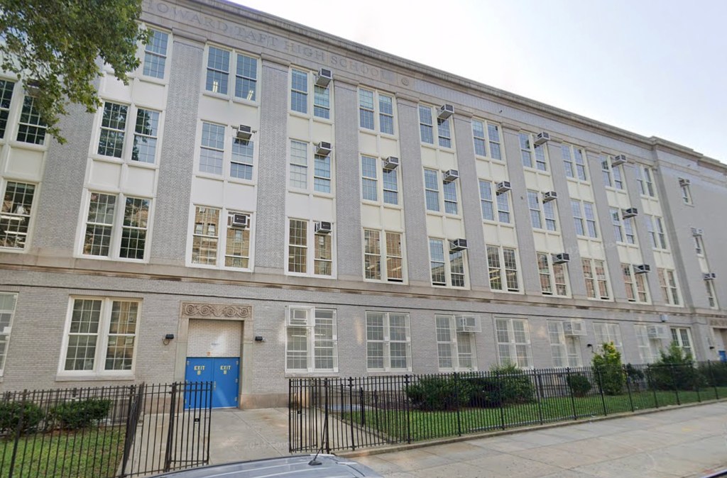 Teenage boy slashed in neck and face at Bronx high school