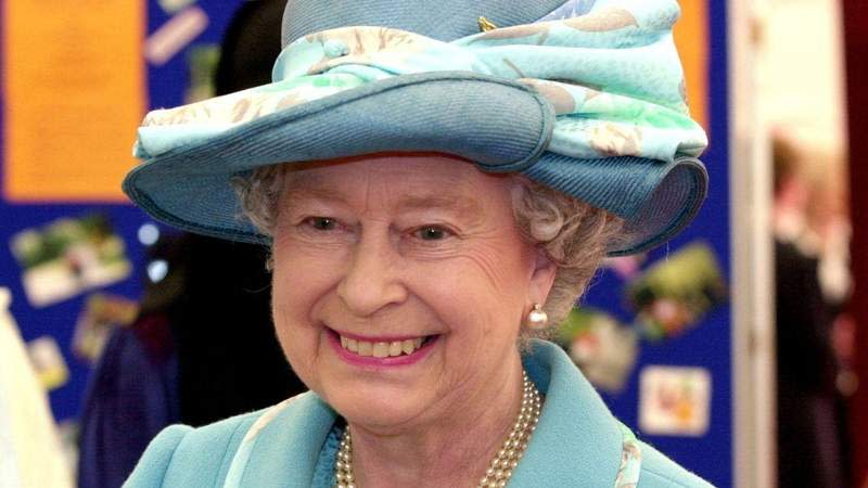 Queen Elizabeth refused to take calls from Prince Harry without staff present, according to the royal expert.MEGA