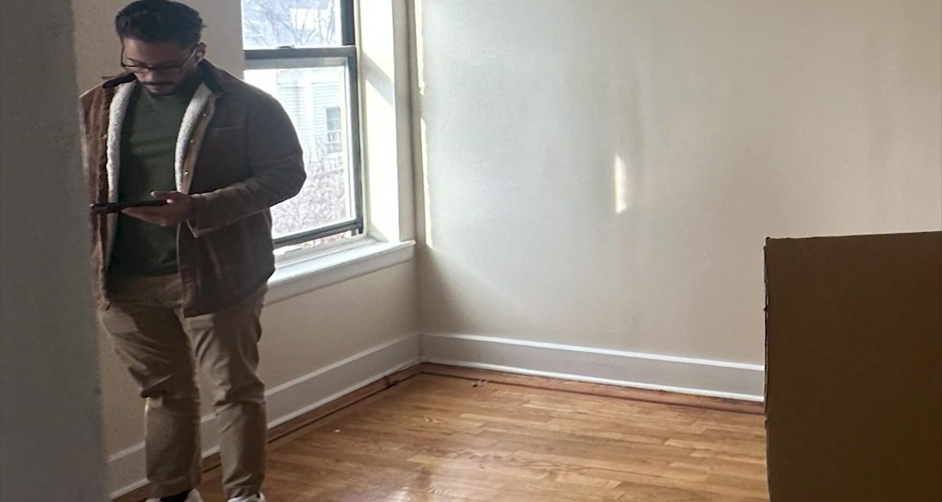 News 12 | Bronx | Taking Action Accused Nyc Rental Scammer Out Of Jail Woman Says News 12 Report Saved Her From Losing 4000