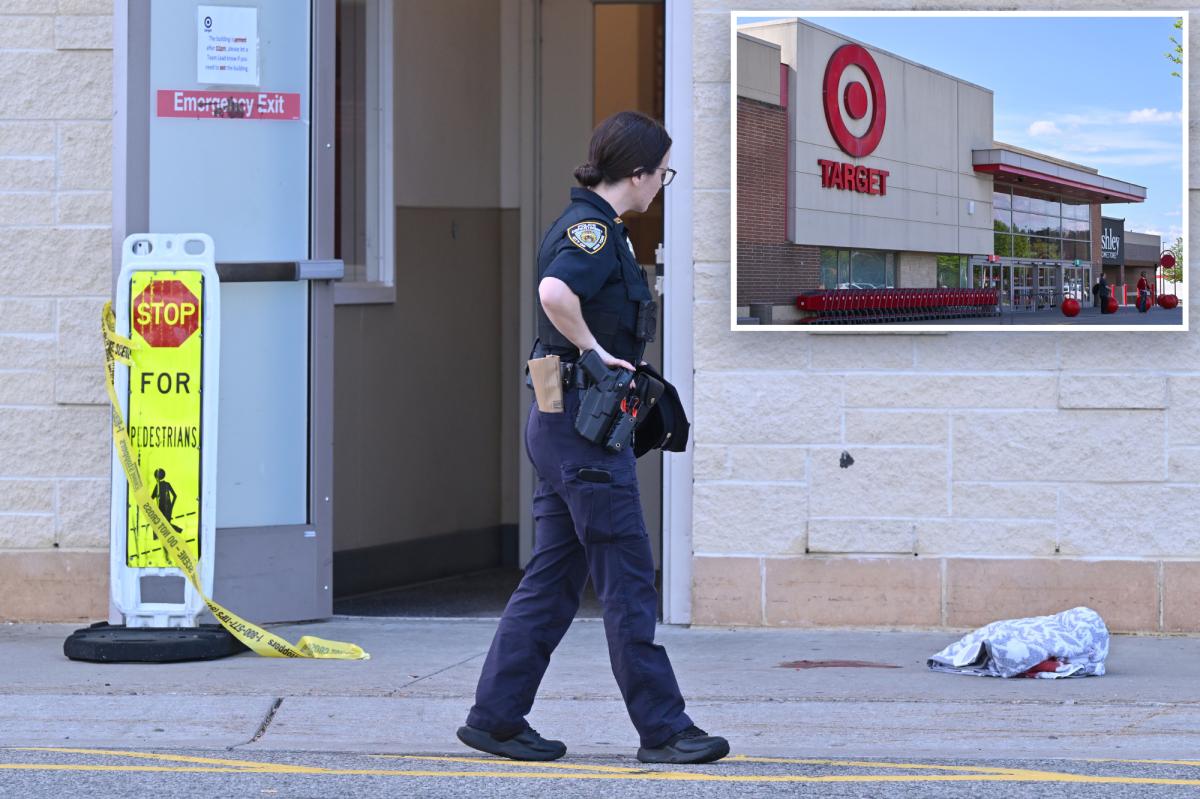 Gunman shoots girlfriend outside NYC Target