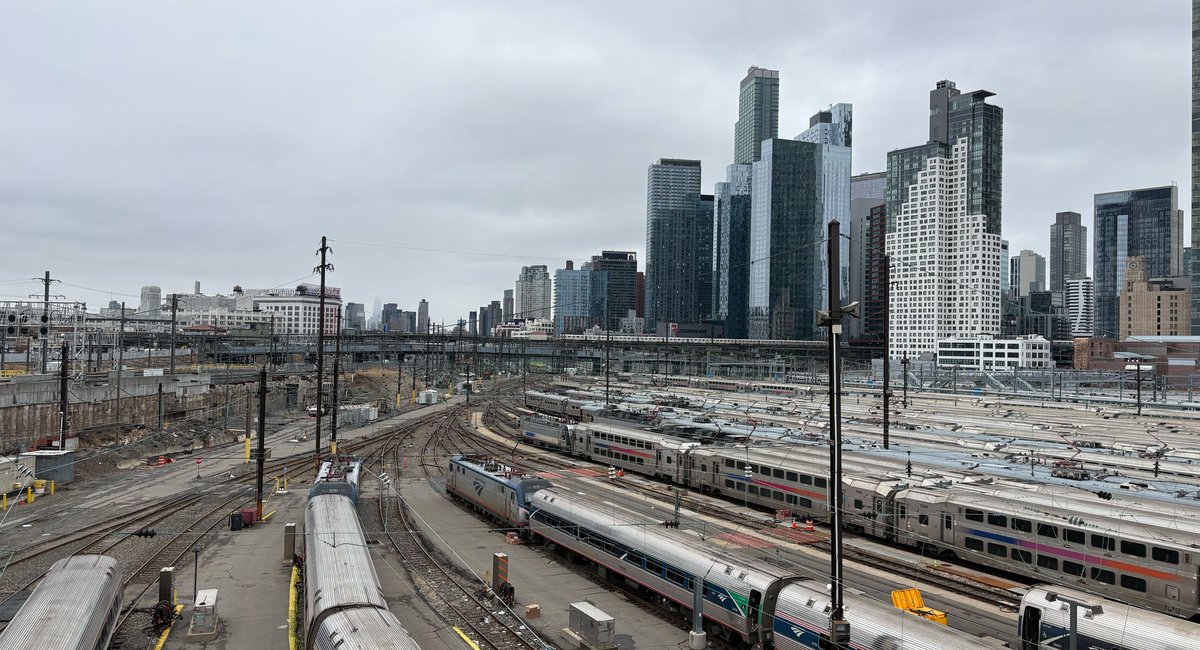 Mamdani, Trump talk Sunnyside Yard building. Local residents ask, huh?