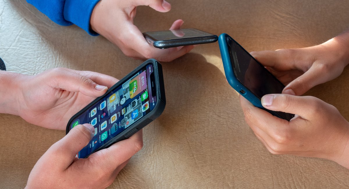 Council bill seeks to curb social media time to an hour for NYC kids