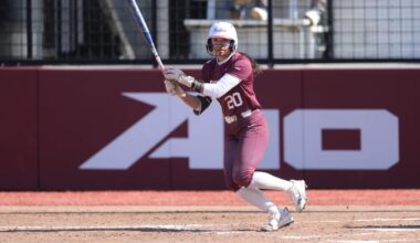 Softball Hosts Battle of the Bronx Wednesday