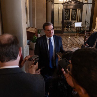 Business as usual: Lawmakers pass 2nd one-week budget extender