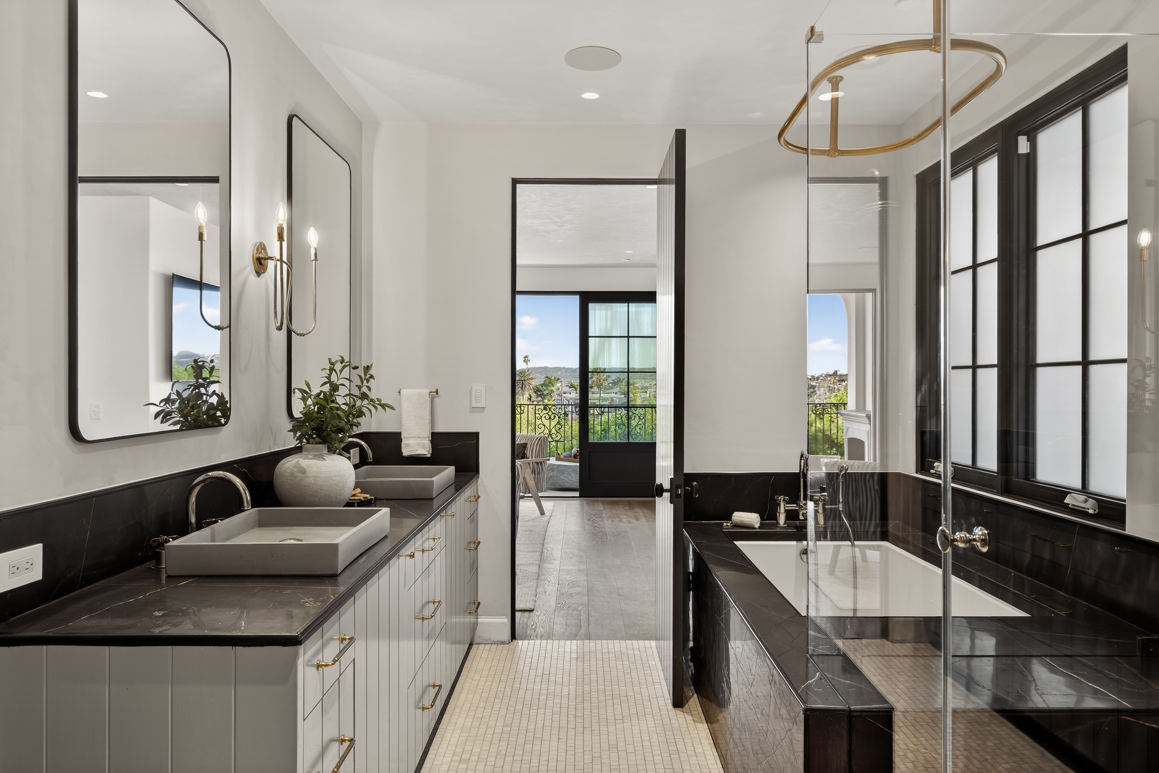 The primary bathroom. (Photo by Katya Grozovskaya)