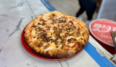 Olive & Garlic pizzeria opens in Franklin Square