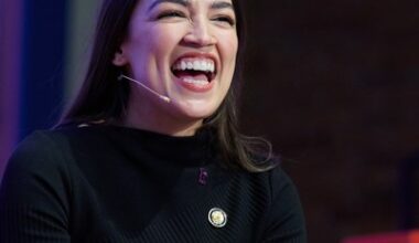 DSA unsurprisingly votes to endorse AOC for reelection
