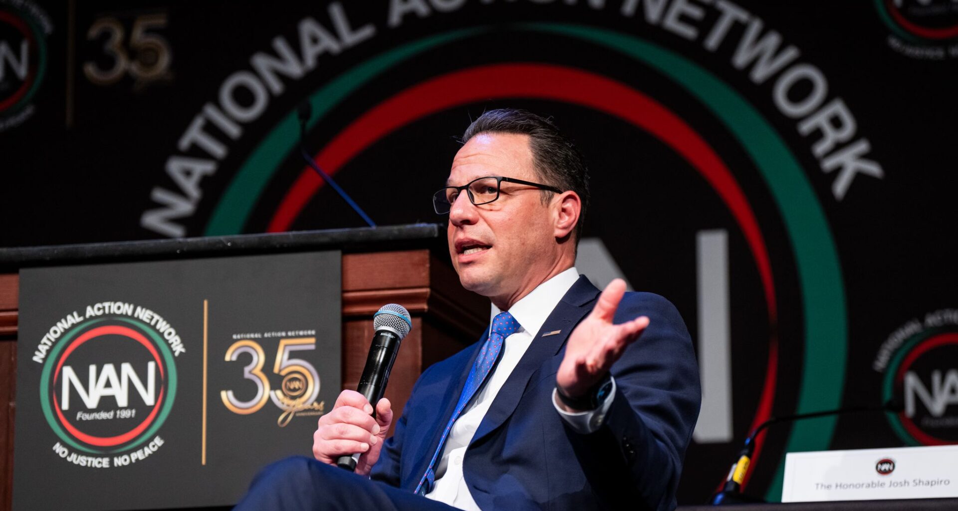 Democratic presidential prospects flock to New York to court activists at Al Sharpton's conference