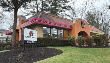 Glen Cove Taco Bell set for new color scheme in revamp