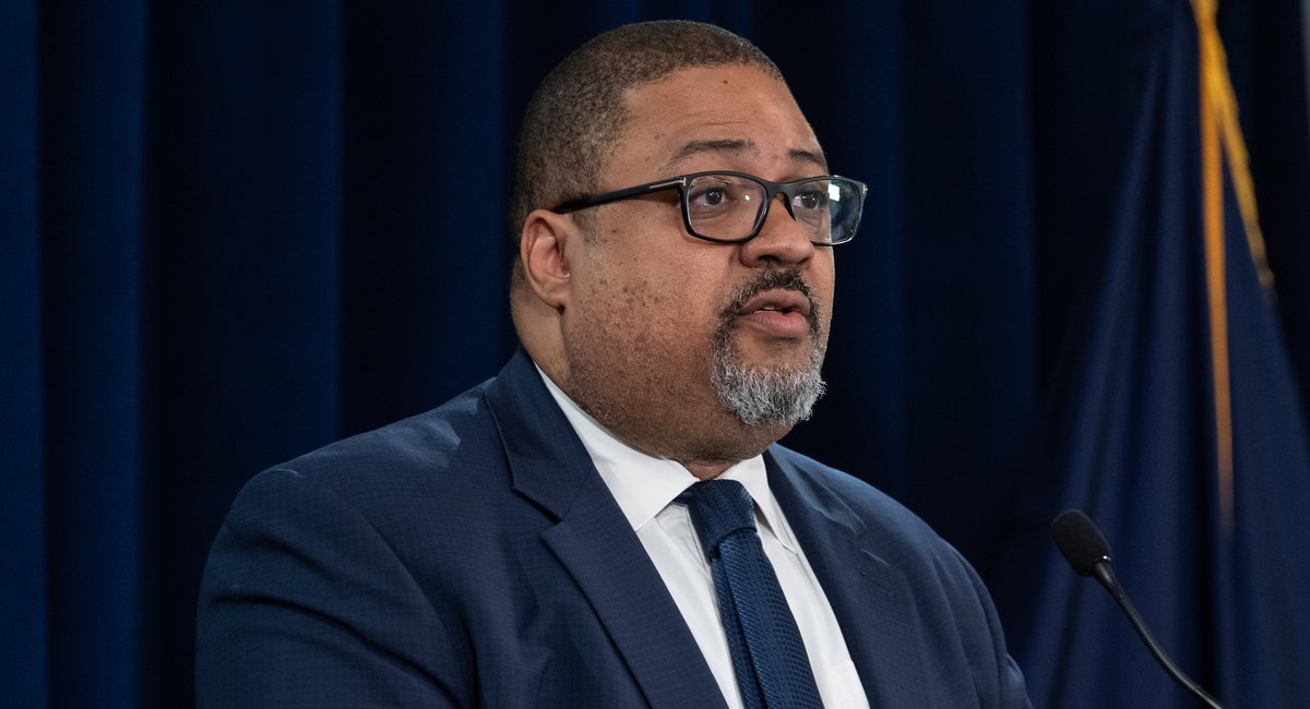 Manhattan DA Bragg urges Meta to help stop immigration scams on Facebook, WhatsApp