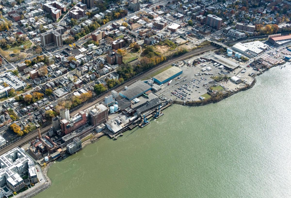 Domino Sugar Taps Cushman & Wakefield To Sell 33-Acre Waterfront Refinery Site