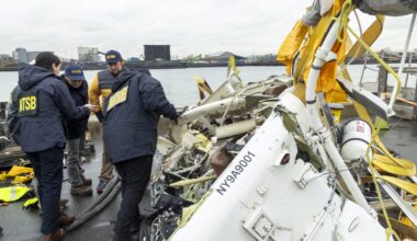 NY lawmakers seek boost to helicopter safety 1 year after Hudson River crash