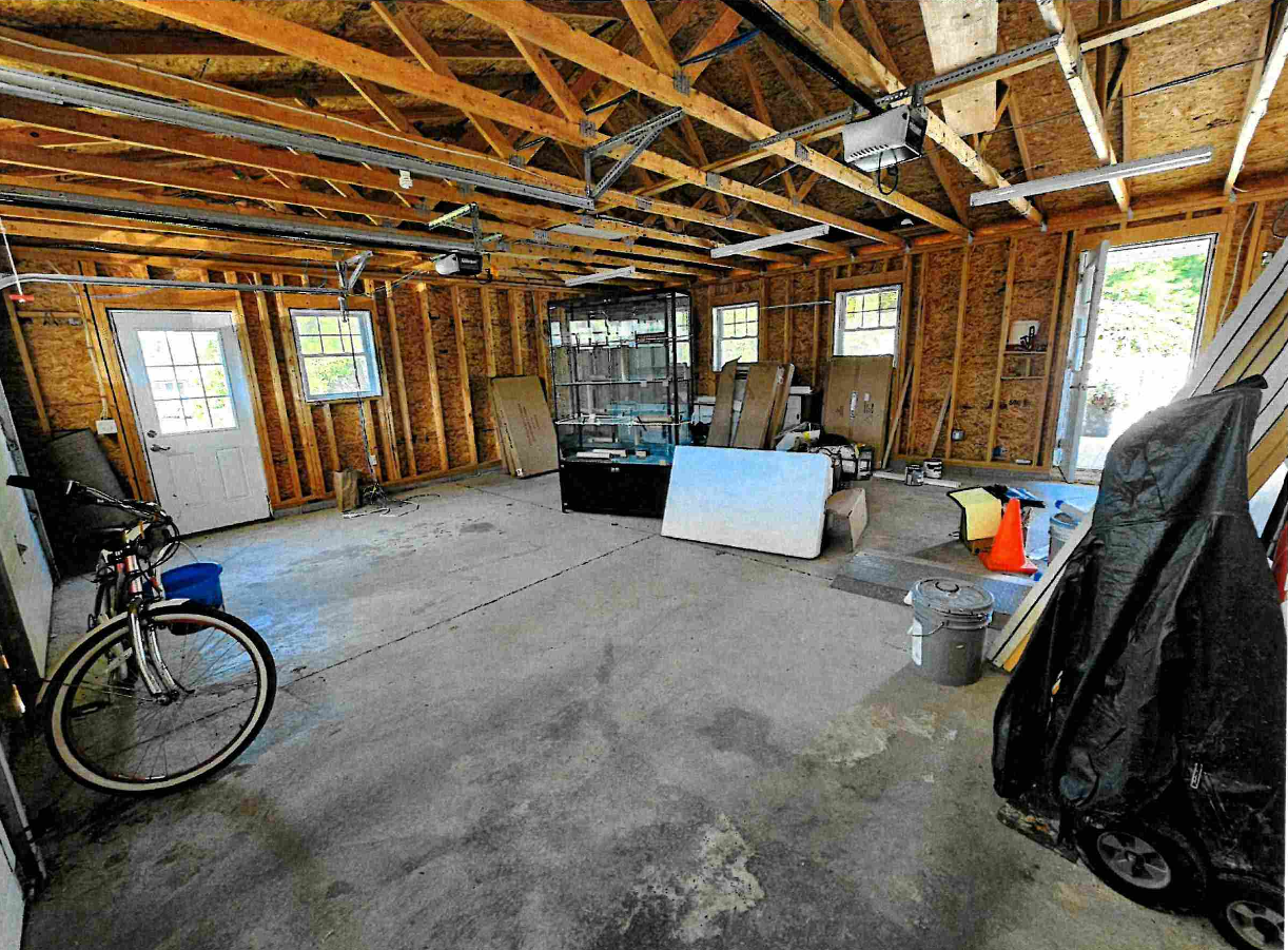 A garage liquor store fuels Cayuga Nation fight in New York