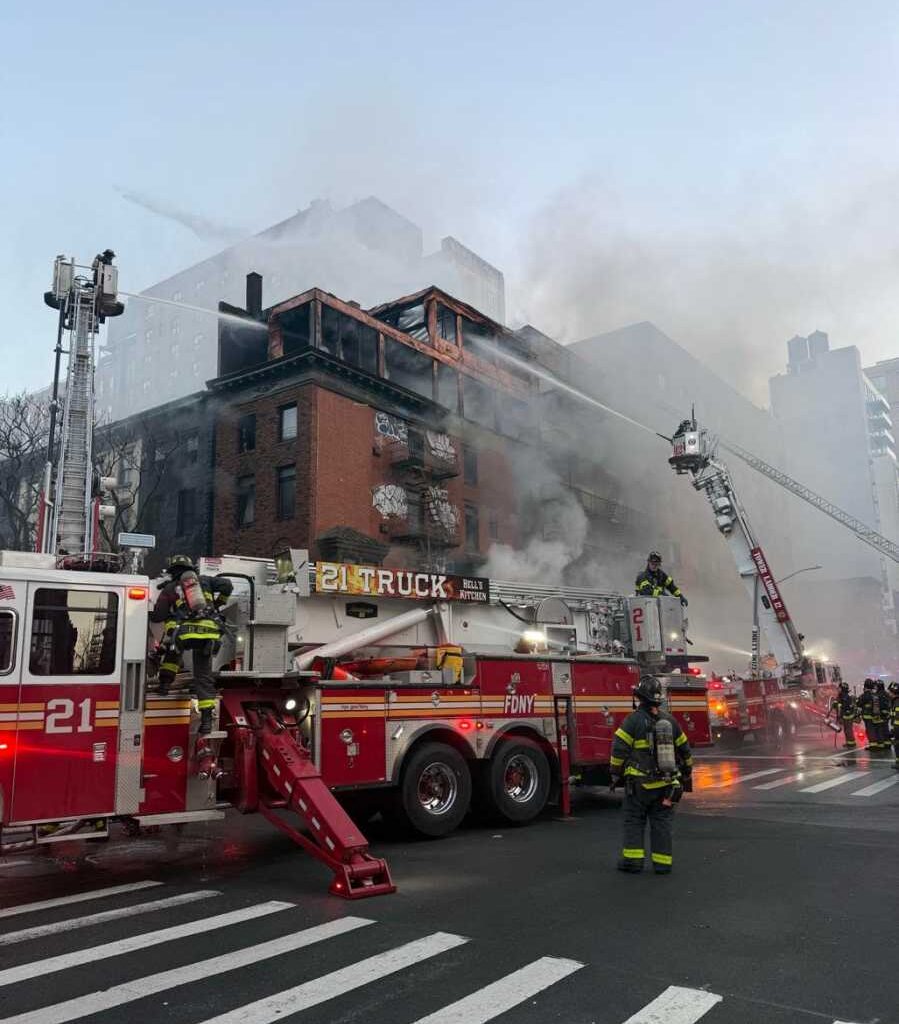 Early morning Manhattan blaze leaves four firefighters injured: FDNY