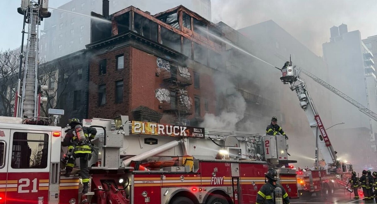 Empty building in Chelsea caught fire, FDNY says