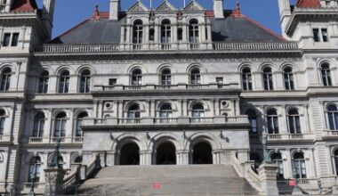 Tensions rise in slow budget talks as lawmakers poised to pass third extender